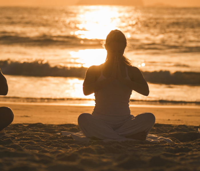 meditation plage voyage